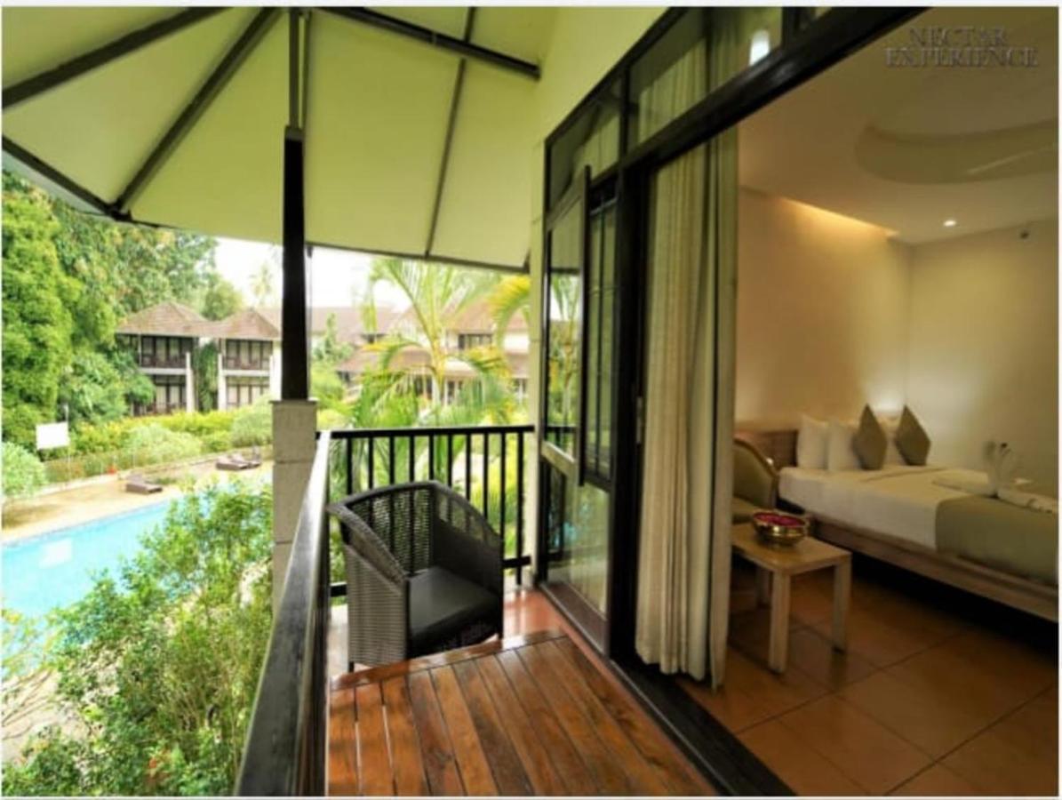 Whispering Waters Hotel Malayāttūr Eksteriør billede
