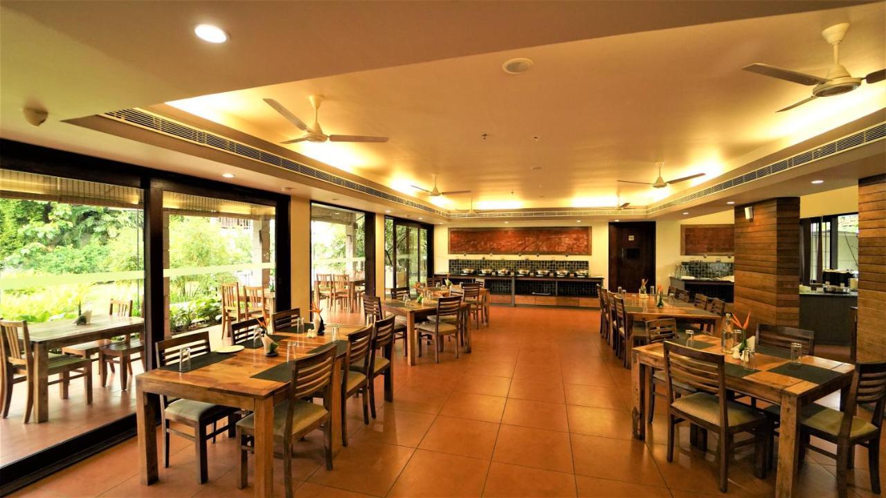 Whispering Waters Hotel Malayāttūr Eksteriør billede