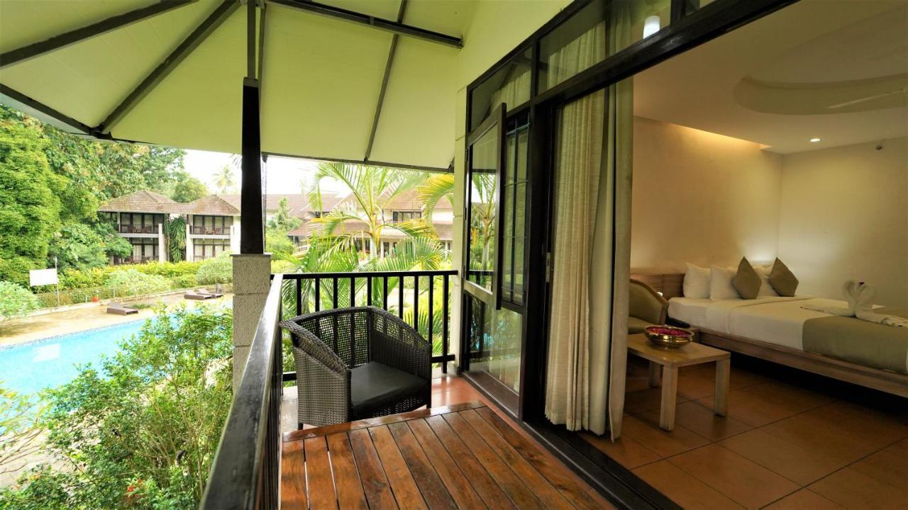 Whispering Waters Hotel Malayāttūr Eksteriør billede